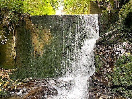 A weir and pipeline was used to draw water from Silver Stream to supplement Wellington’s supply from 1945 to 1957.